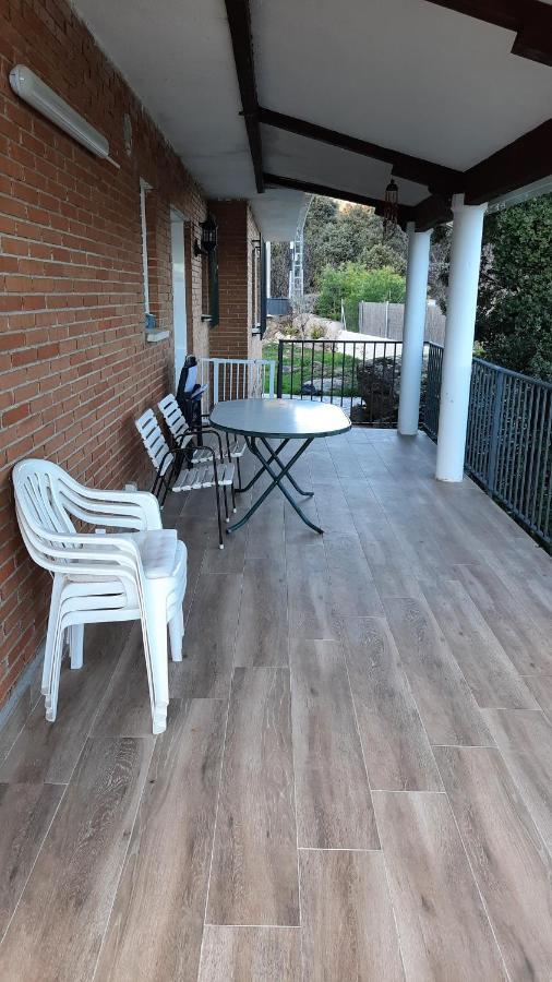 Chalet Con Piscina Y Bbq Para 10 Personas Сан-Мартин-де-Вальдейглесьяс Экстерьер фото