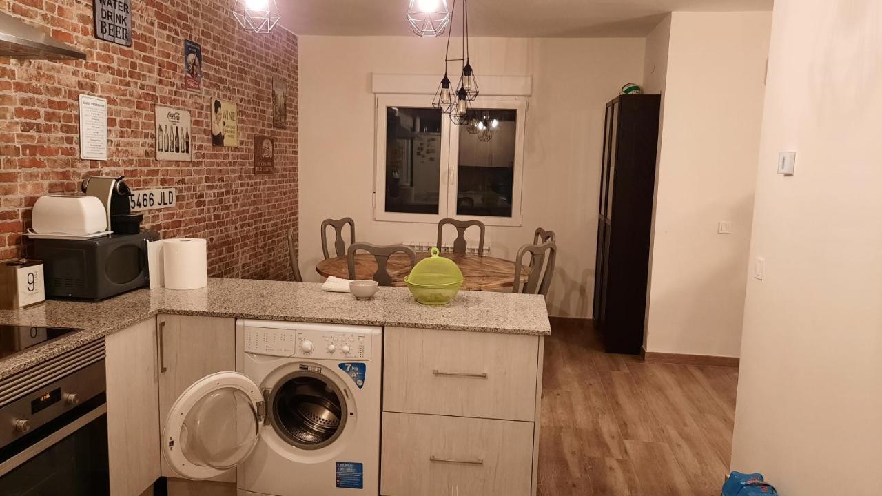Chalet Con Piscina Y Bbq Para 10 Personas Сан-Мартин-де-Вальдейглесьяс Экстерьер фото